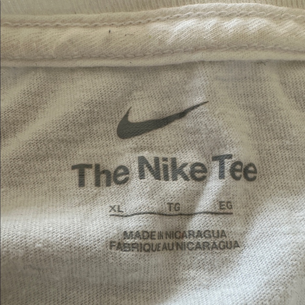 Nike Sportswear Just Do It Circle Logo Graphic Tee Shirt - Picture 5 of 9